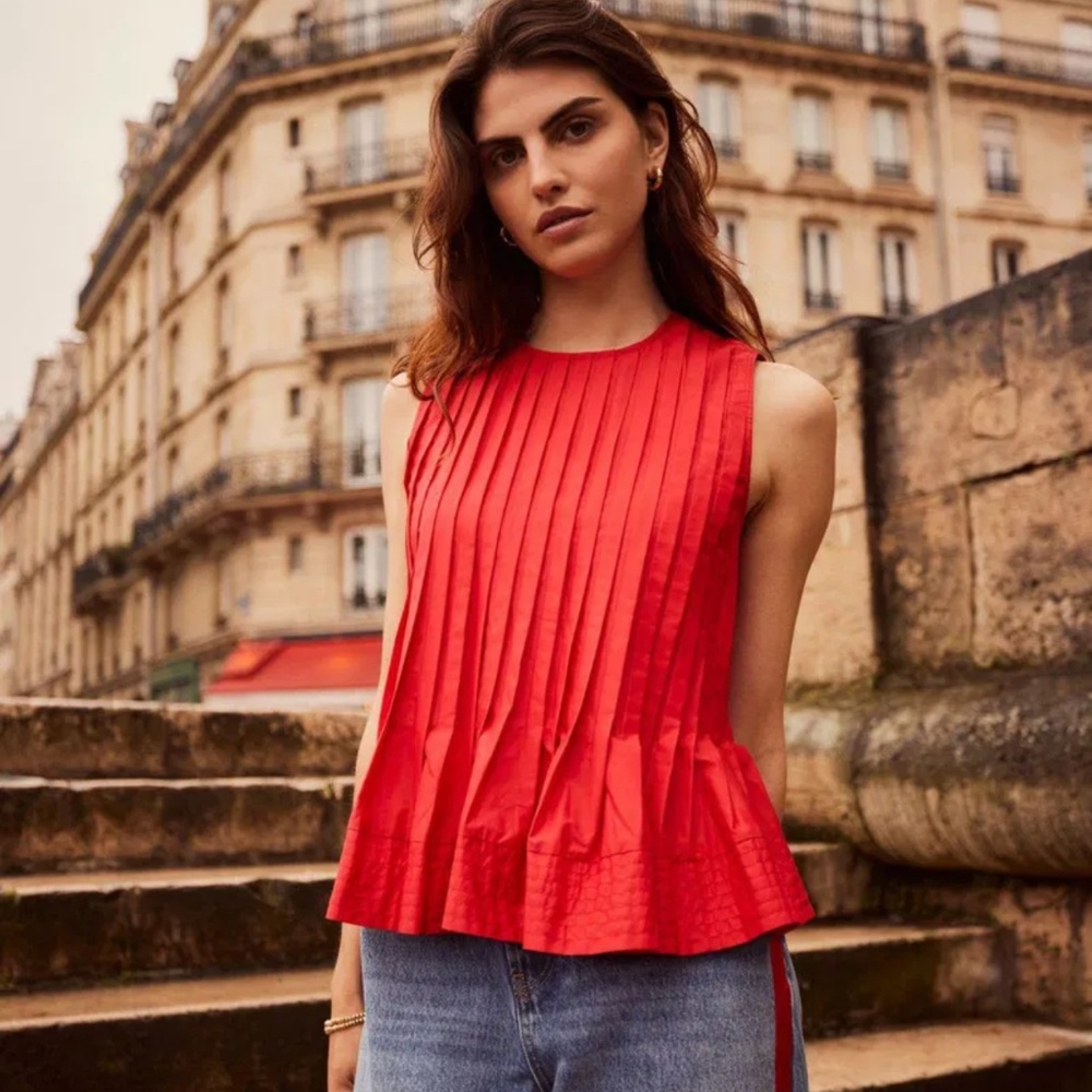 Top chic red